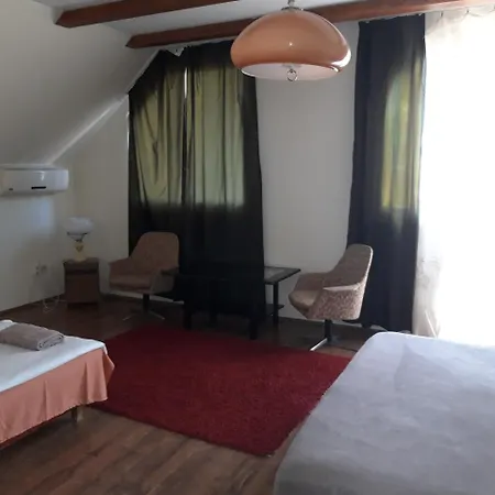 Pero Apartman Panzio