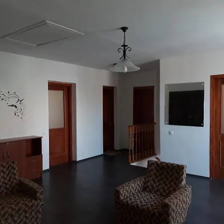 Pero Apartman Panzio Bed and Breakfast Ντέμπρετσεν