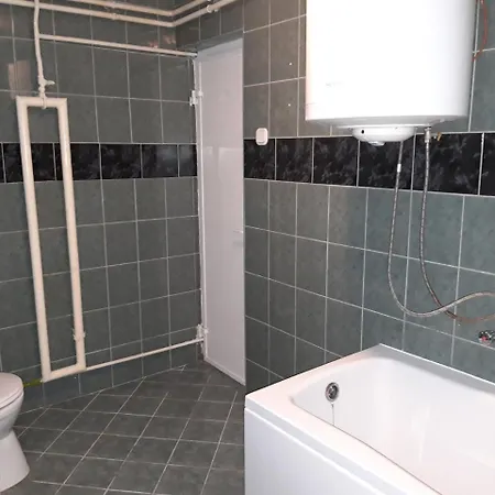 Pero Apartman Panzio Ντέμπρετσεν