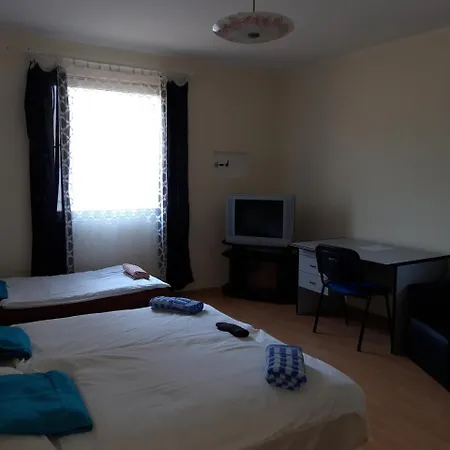 Pero Apartman Panzio Ντέμπρετσεν
