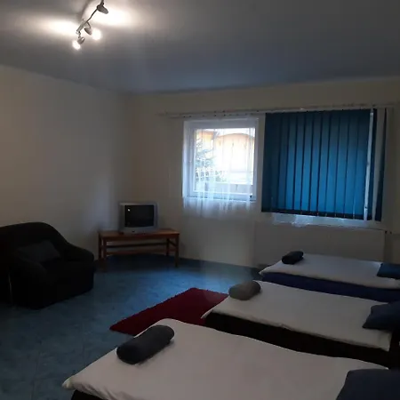 Bed and Breakfast Pero Apartman Panzio *