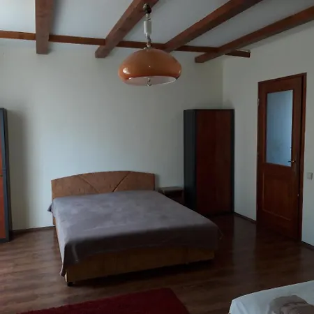 Pero Apartman Panzio