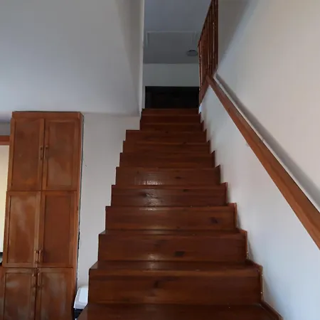 Pero Apartman Panzio Bed and Breakfast Ντέμπρετσεν